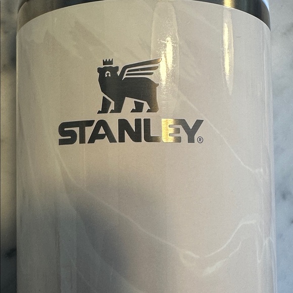 Stanley The Iceflow Tumbler with Flip Straw 40 oz nwt $50 Calcite Calcutta - Picture 6 of 7